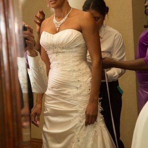 Gorgeous Wedding Dress for Sale - Like New!!!